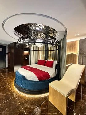 Birdcage Room - góc nhìn 2